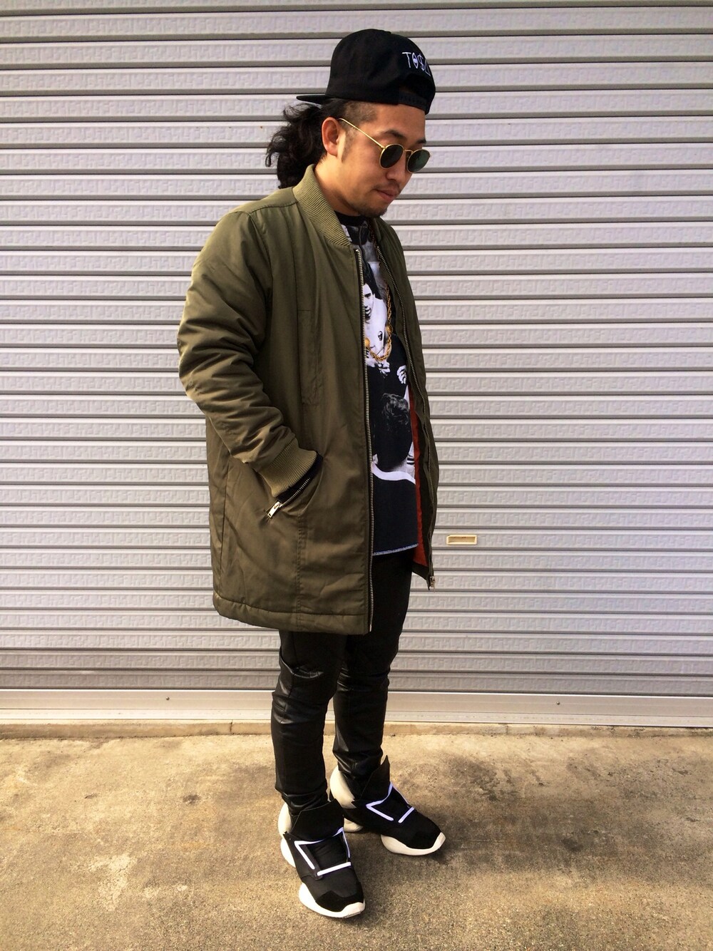 「ミリタリージャケット、フォトT、レザーパンツ、古着MIX、ビッグシルエット、supreme、RICK OWENS、RickOwens×adidas、UNIF、富山」｜「TISAのアイテム（キャップ、ブラック系）」を使った、Yuuuukimenさん（メンズ・168cm）の冬コーディネートの1枚目の写真