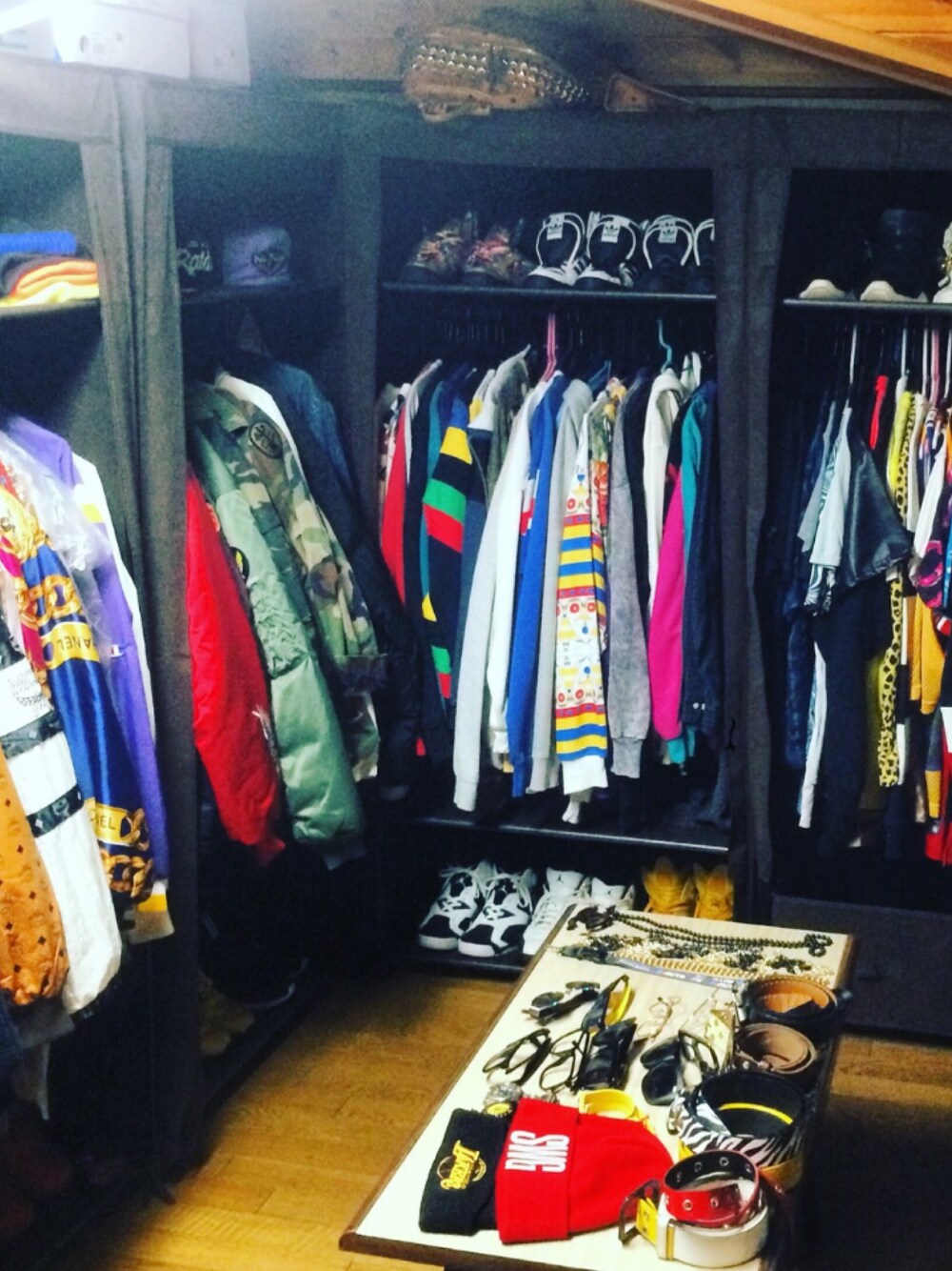 「MCM、chanel、RICK OWENS、Jordan」｜「MCMのアイテム（ライダースジャケット、ブラウン系）」を使った、Yuuuukimenさん（メンズ・168cm）の春コーディネートの1枚目の写真