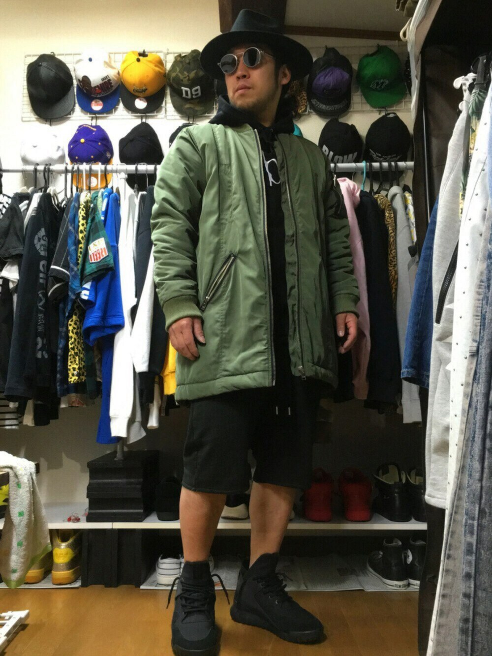 「MA-1、supreme、ロングMA-1、春コーデ、tubular、スニーカー、富山、金沢、ストやラーと、リメイク」｜「WEGOのWEGO/フェルトツバ広ハット（ハット、ブラック系）」を使った、Yuuuukimenさん（メンズ・168cm）の春コーディネートの1枚目の写真