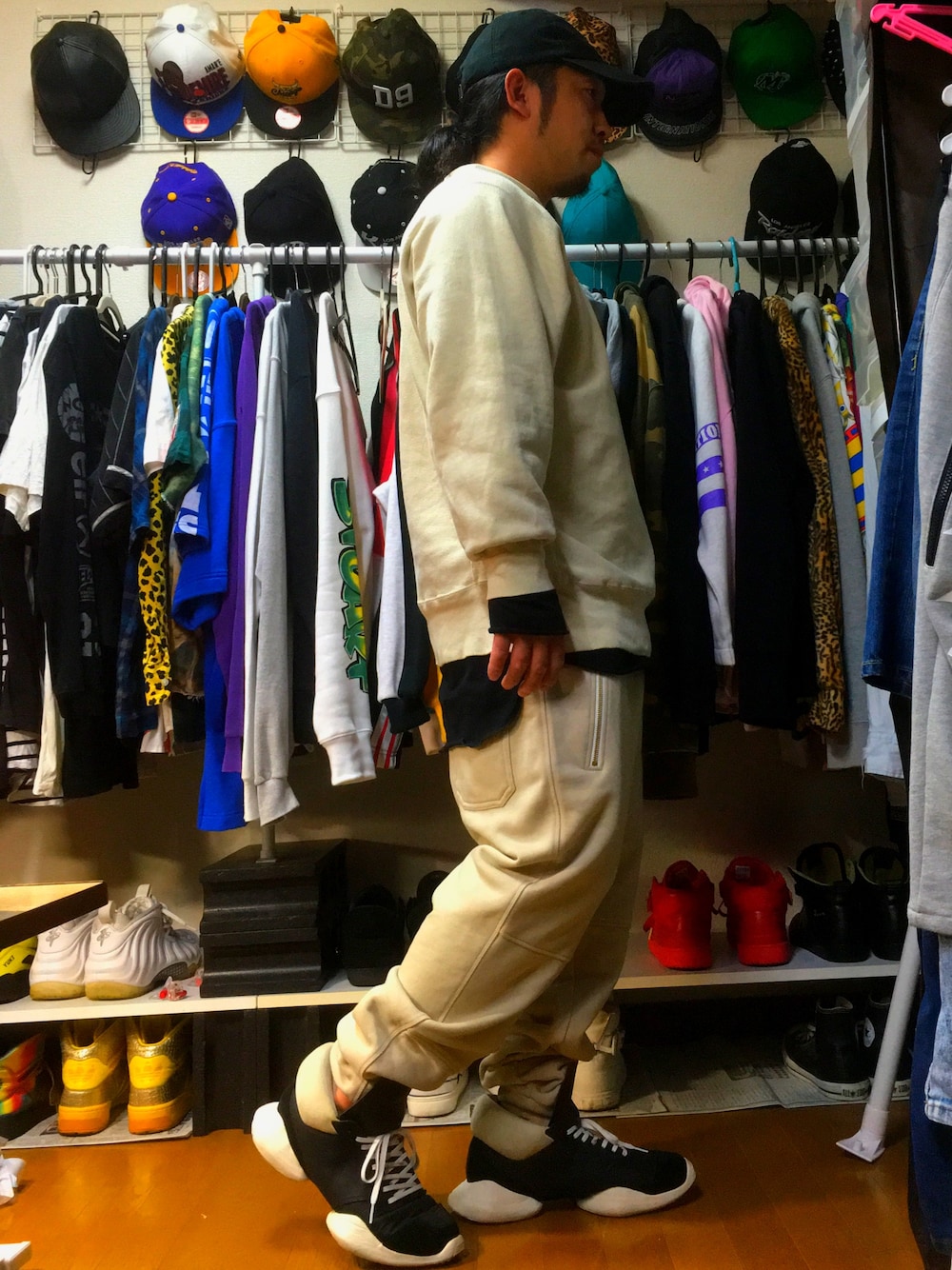 「古着、ベージュ、サルエルパンツ、Champion、H&M、RICK OWENS、6パネルキャップ、富山、金沢」｜「junkmaniaのアイテム（キャップ、ブラック系）」を使った、Yuuuukimenさん（メンズ・168cm）の春コーディネートの1枚目の写真