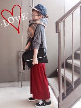 「ゆるカジ」｜「アイテム（キャップ）」を使った、まゆみんさん（レディース・153cm）の秋コーディネート