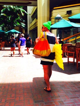 「アイテム（トートバッグ、オレンジ系）」を使った、菊池商店さん（メンズ・180cm）の春コーディネート