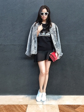 「wearsg」｜「アイテム（クラッチバッグ）」を使った、Cheryl Weeさん（レディース・165cm）の冬コーディネート