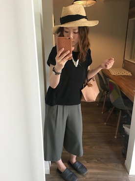 「COMME CA ISM（コムサイズム）の異素材使いデザインカットソー（Tシャツ/カットソー、ブラック系）」を使った、えるまむさん（レディース・161cm）の夏コーディネート