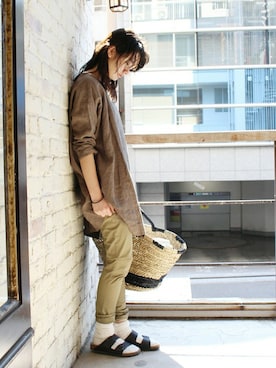 「アイテム（トップス、ベージュ系）」を使った、A.Kさん（レディース・161cm）の春コーディネート