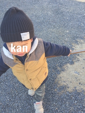 「アイテム（ダウンベスト、ブラウン系）」を使った、kanさん（キッズ・80cm）の冬コーディネート