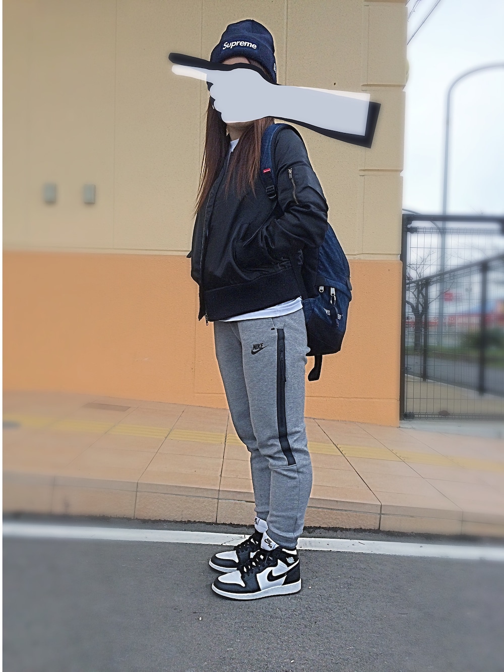 「supreme、シュプリーム、thenorthface、TNF、NIKE、Jordan、jordan1、MA-1」｜「Supreme のアイテム（ニットキャップ/ビーニー、ブルー系）」を使った、ミニーさん（レディース・151cm）の冬コーディネートの1枚目の写真