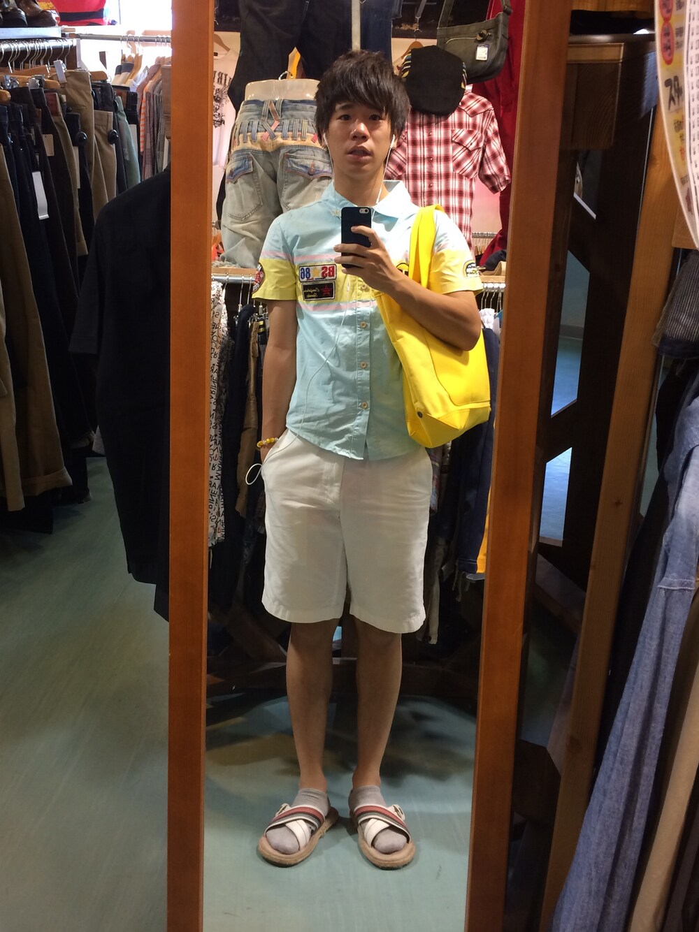 「BUZZ SPUNKYのアイテム（シャツ/ブラウス、その他）」を使った、さんぜん あっせいさん（メンズ・168cm）の夏コーディネートの1枚目の写真
