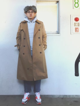 「プルオーバーパーカー」｜「アイテム（トレンチコート）」を使った、ドンコニさん（メンズ・175cm）の冬コーディネート