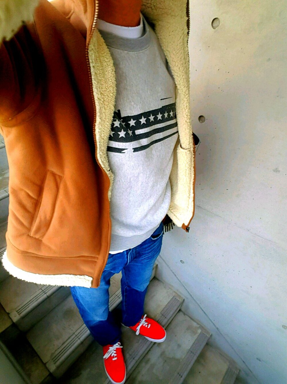 「シンプル、Ron Herman、Champion、ミッキー、Polo Ralph Lauren、UNIQLO」｜「ChampionのRonHerman×champion（スウェット、グレー系）」を使った、Shawnさん（メンズ・183cm）の冬コーディネートの1枚目の写真