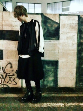 「UNIF（ユニフ）のアイテム（トップス）」を使った、jume≒auxさん（メンズ・173cm）の春コーディネート