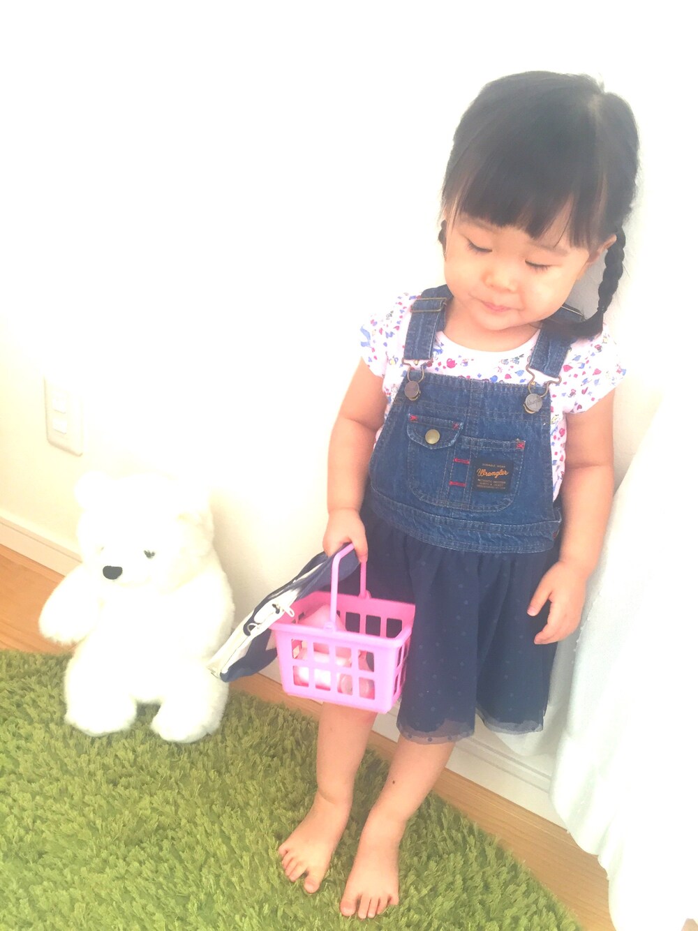 「休日スタイル、娘コーデ、2歳1ヵ月、買い物、しろくまさん、しまむら、UNIQLO、Wrangler、おうちスタイル」｜「UNIQLOのアイテム（Tシャツ/カットソー、ピンク系）」を使った、あやちゃんさん（レディース・165cm）の夏コーディネートの1枚目の写真