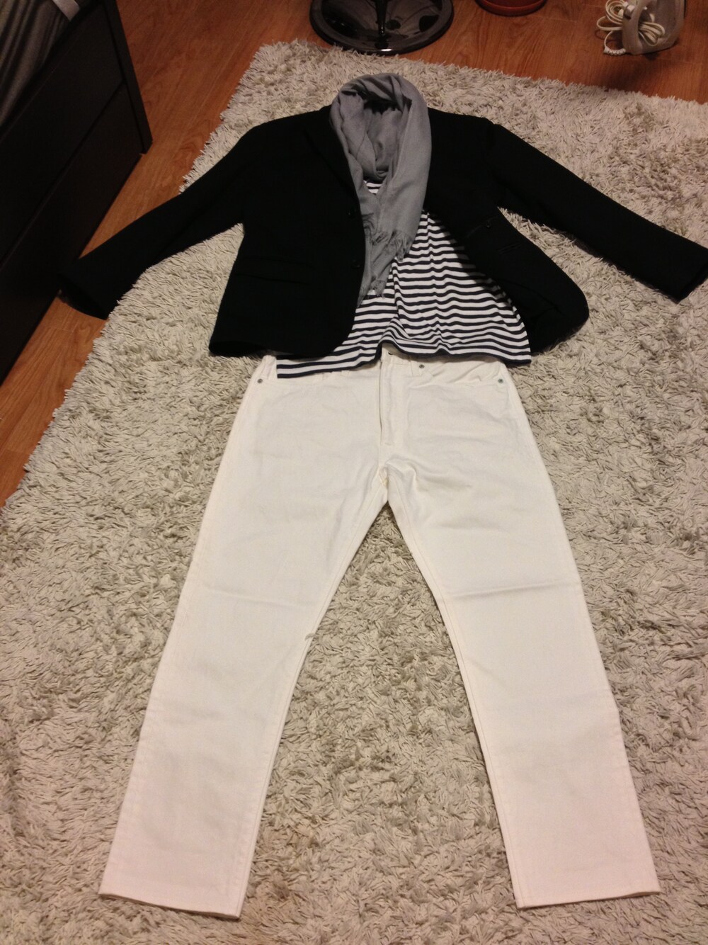 「ボーダー、ホワイトデニム、ジャケットスタイル」｜「orSlowの【orSlow(オアスロウ)】IVY FIT JEANS (WHITE)（デニムパンツ）」を使った、かずひさん（メンズ・178cm）の秋コーディネートの1枚目の写真