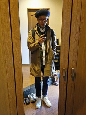 「白いスニーカー」｜「アイテム（ステンカラーコート）」を使った、Keikiさん（メンズ・176cm）の春コーディネート