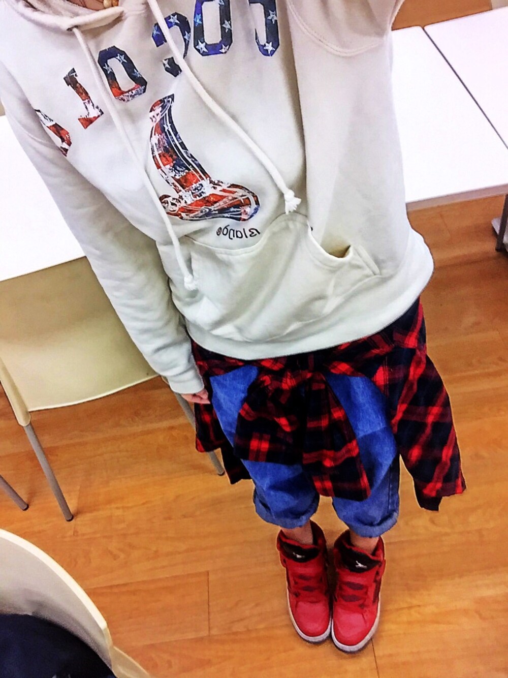 「#スニーカー、パーカー」｜「CocoloBlandのアイテム（パーカー、その他）」を使った、Miki Ueharaさん（レディース・155cm）の冬コーディネートの1枚目の写真