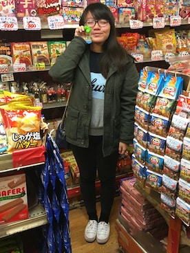 「家族旅行」｜「アイテム（スウェット）」を使った、Sandy Guさん（レディース・162cm）の冬コーディネート