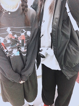 「カメラ女子」｜「アイテム（スウェット）」を使った、ayanさん（レディース・165cm）の春コーディネート