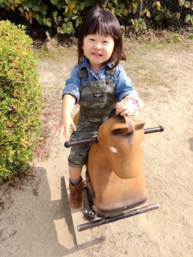 「OSHKOSH（オシュコシュ）のアイテム（デニムジャケット）」を使った、しまりんごさん（キッズ・90cm）の秋コーディネート