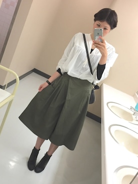 「カーキ×ホワイト」｜かちょさん（レディース・163cm）の秋コーディネート