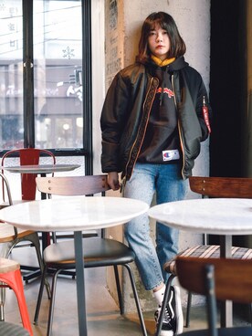 「Alpha Industries（アルファインダストリーズ）のアイテム（トップス）」を使った、김혜진さん（レディース・161cm）の冬コーディネート