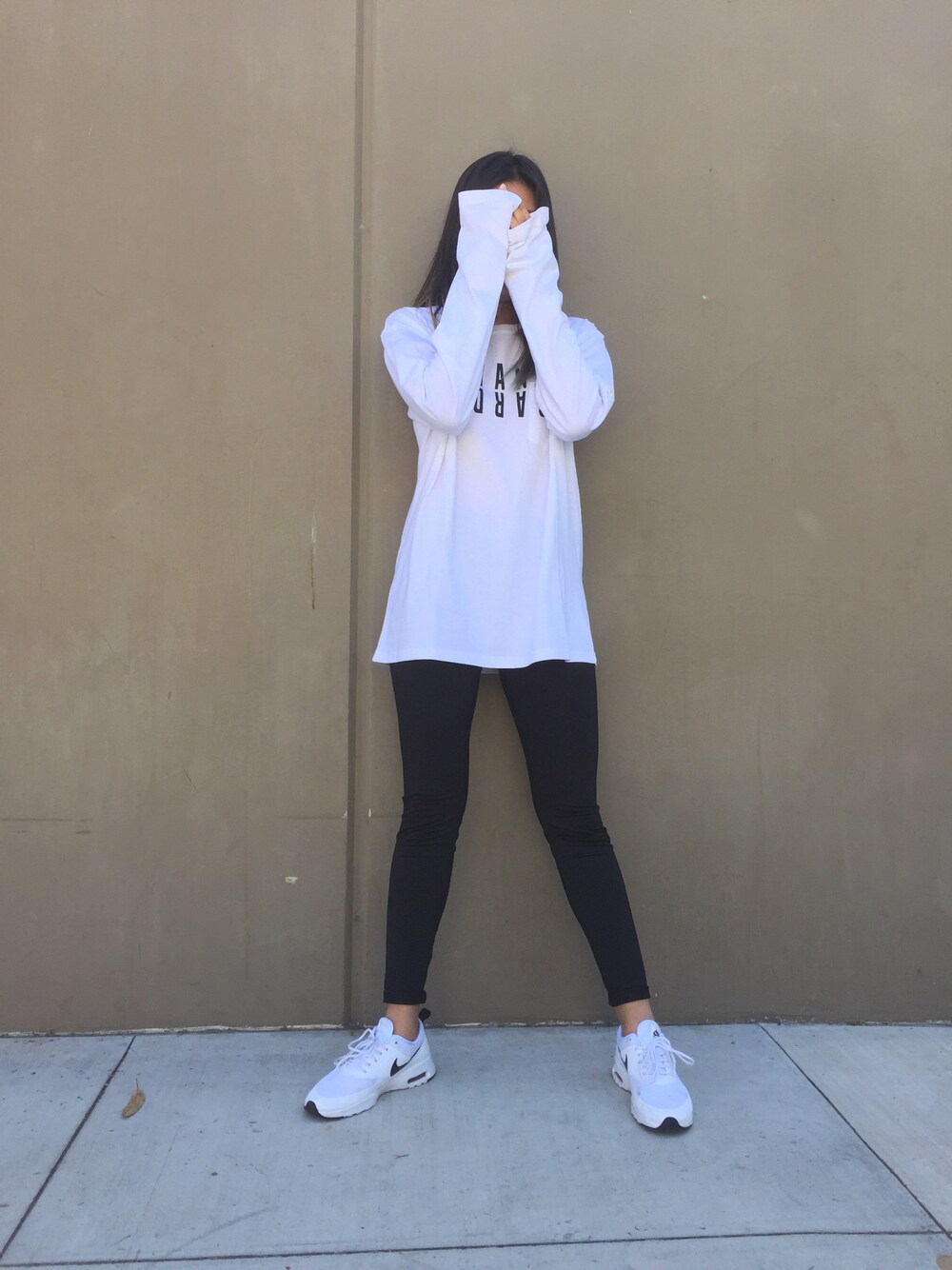 「FOREVER 21のアイテム（シャツ/ブラウス、ホワイト系）」を使った、miyhla さん（レディース・160cm）の秋コーディネートの1枚目の写真