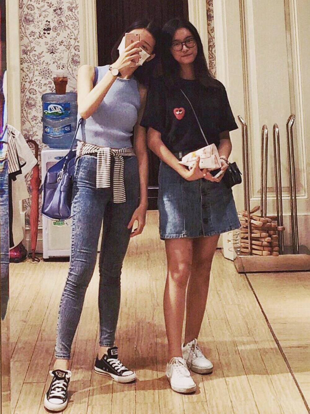 「ootd、summer、NIKE、LEE、女の子、ノースリーブ、kids、converse、street」｜「MONKIのアイテム（スカート、ブルー系）」を使った、三文鱼吃不吃さん（レディース・170cm）の秋コーディネートの1枚目の写真