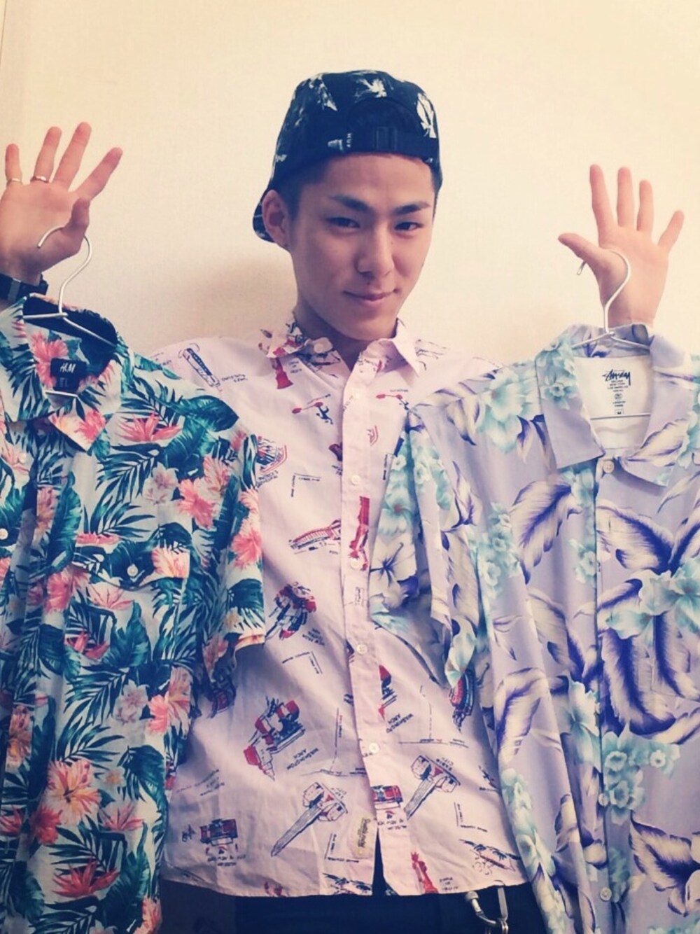 「stussy、HUF、aloha、stussydeluxe」｜「BEAMSのHUF / FLORAL VOLLEY（キャップ、ブラック系）」を使った、LAZYBOYGさん（メンズ・174cm）の夏コーディネートの1枚目の写真