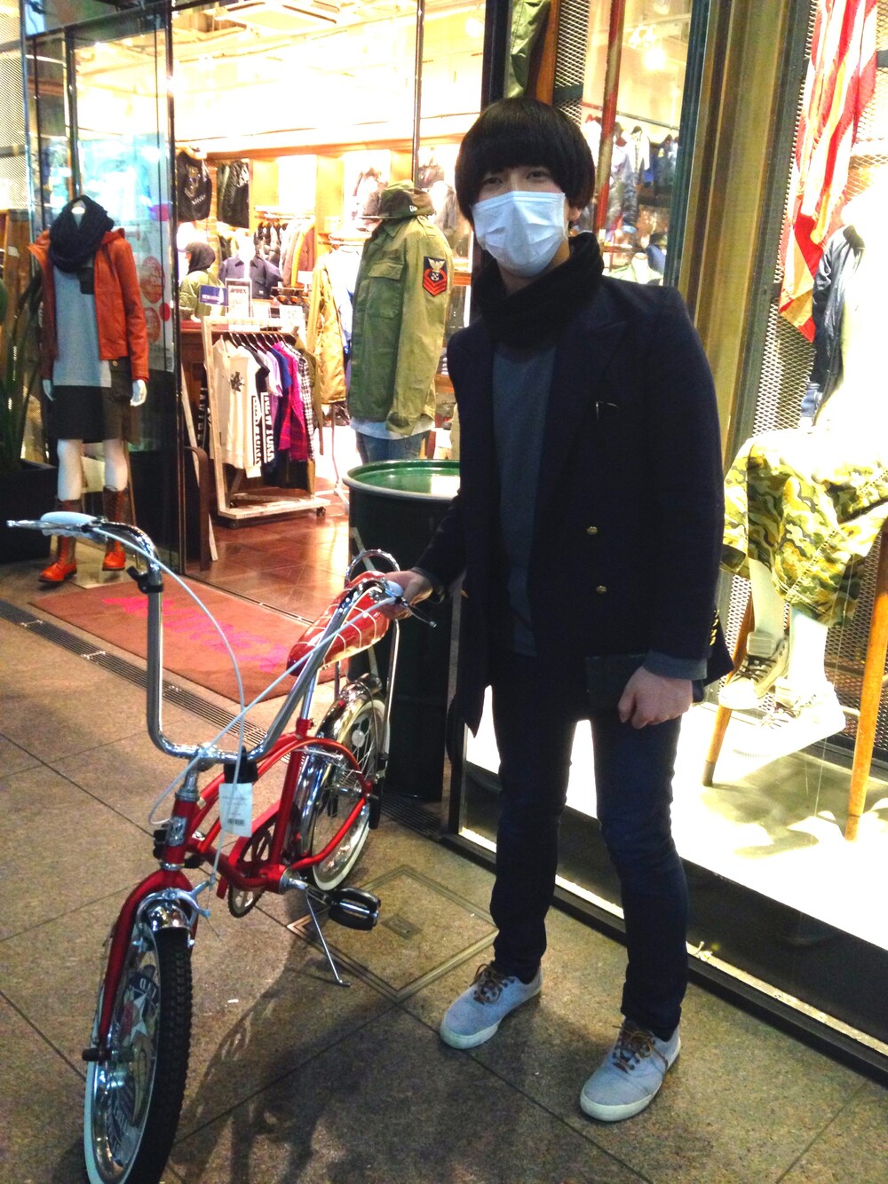 「AVIREX、Polo Ralph Lauren、スキニーパンツ、シンプル、ジャケット、春、渋谷」｜「POLO RALPH LAURENのアイテム（テーラードジャケット、ブルー系）」を使った、KIYONOさん（メンズ・173cm）の冬コーディネートの1枚目の写真