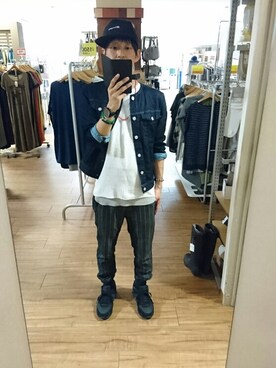 「tk.TAKEO KIKUCHI（ティーケータケオキクチ）のアイテム（デニムジャケット）」を使った、キヨキヨさん（メンズ・167cm）の春コーディネート