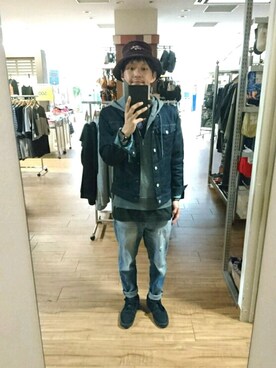 「tk.TAKEO KIKUCHI（ティーケータケオキクチ）のアイテム（デニムジャケット）」を使った、キヨキヨさん（メンズ・167cm）の秋コーディネート