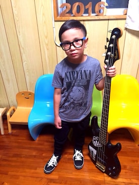 「NIRVANA」｜「アイテム（その他）」を使った、サム男とサム次さん（キッズ・120cm）の春コーディネート
