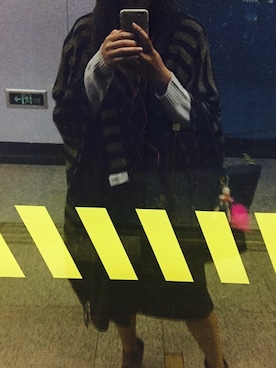 「New look（ニュールック）のアイテム（ポンチョ）」を使った、NANA_mo粗人一枚さん（レディース・167cm）の冬コーディネート