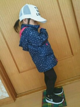 「abcd（ナシ）のアイテム（キャップ）」を使った、miichanさん（キッズ・90cm）の秋コーディネート