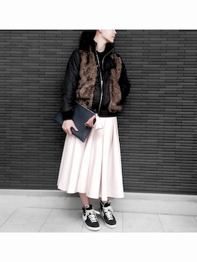 「ファー」｜「アイテム（スタジャン）」を使った、Akane Nakayamaさん（レディース・169cm）の冬コーディネート