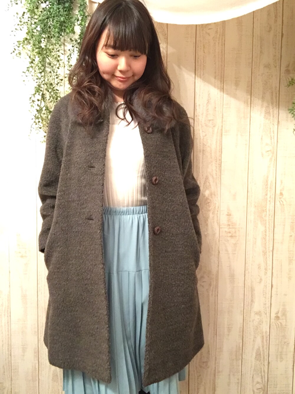 「ファー、グリーン、淡い、春、春コーデ、愛はWEARを救うキャンペーン」｜「コートのアイテム（その他アウター、グレー系）」を使った、Myaさん（レディース・168cm）の冬コーディネートの1枚目の写真