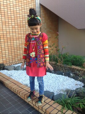 「アイテム（チュニック、レッド系）」を使った、かりなさん（キッズ・120cm）の冬コーディネート