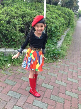 「BOOFOOWOO」｜「アイテム（ハンチング/ベレー帽）」を使った、かりなさん（キッズ・120cm）の春コーディネート