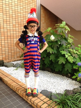 「One deux boo（ワンドゥーブー）のアイテム（つなぎ/オールインワン）」を使った、かりなさん（キッズ・120cm）の春コーディネート