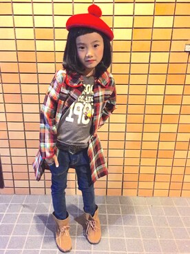 「スエードシューズ」｜「アイテム（ハンチング/ベレー帽）」を使った、かりなさん（キッズ・123cm）の秋コーディネート