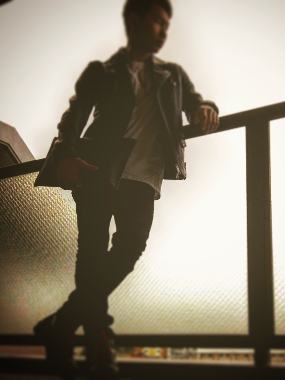 「supreme、ACNE、秋のコーデ、united arrows、Dr.Martens」｜「Acne JeansのACNE MAX STAY CASH ブラックスキニーパンツ（デニムパンツ、ブラック系）」を使った、tsukuruさん（メンズ・172cm）の秋コーディネートの1枚目の写真