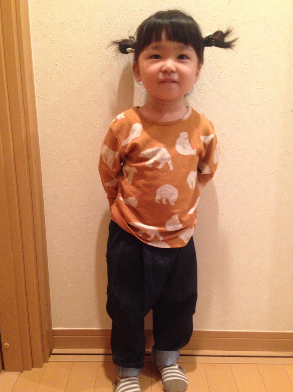 「#サルエルパンツ、こどもコーデ、娘コーデ、3歳、女の子」｜「tinycottonsのアイテム（トップス、ブラウン系）」を使った、MIYUKINさん（キッズ・90cm）の秋コーディネートの1枚目の写真