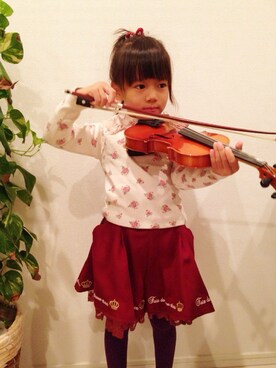 「axes femme（アクシーズファム）のアイテム（パンツ）」を使った、Mutsumi さん（キッズ・100cm）の秋コーディネート