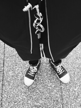 「DRKSHDW by RICK OWENS（ダークシャドウ バイ リックオウエンス）のアイテム（スウェット）」を使った、Sさん（メンズ・178cm）の冬コーディネート