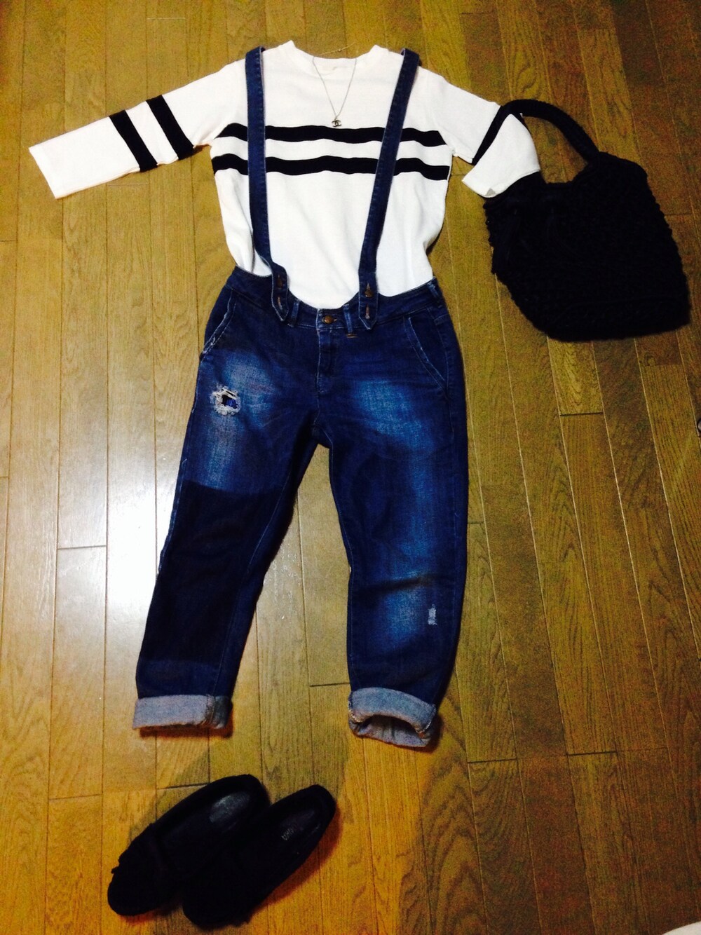 「サロペット、ZARA、Another Edition、BEAUTY&YOUTH UNITED ARROWS」｜「BEAUTY&YOUTH UNITED ARROWSのロンT（Tシャツ/カットソー、ホワイト系）」を使った、まちゃさん（レディース・155cm）の夏コーディネートの1枚目の写真