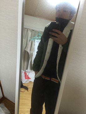 「スラックスパンツ」｜「アイテム（ミリタリージャケット）」を使った、rikiyaさん（メンズ・173cm）の秋コーディネート