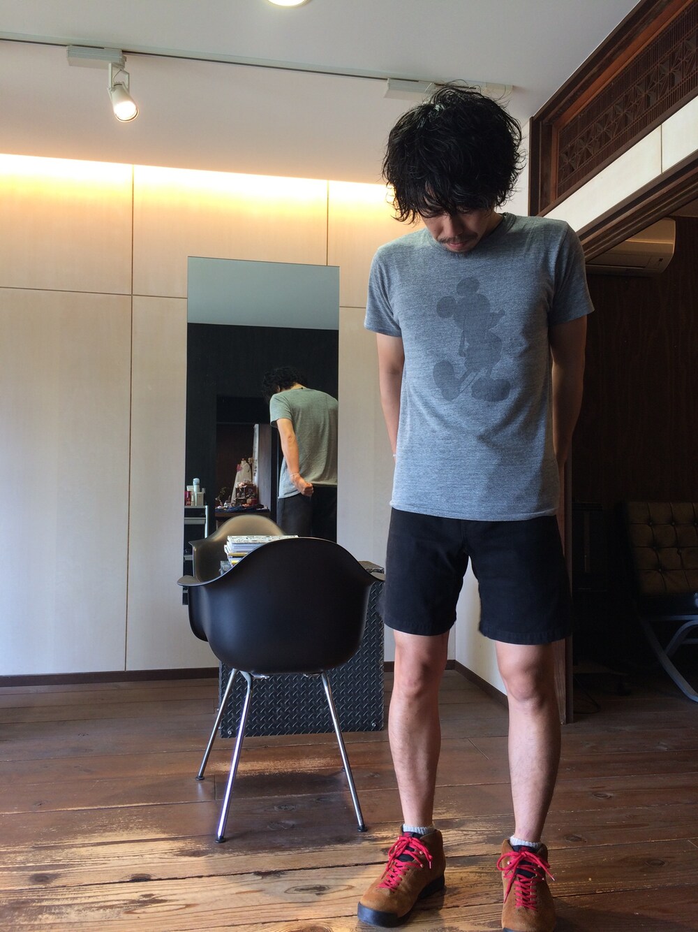 「ナイキ、グラミチ、ショートパンツ、ブーツ」｜「Gramicciのアイテム（その他パンツ、ブラック系）」を使った、casa2011さん（メンズ・175cm）の夏コーディネートの1枚目の写真