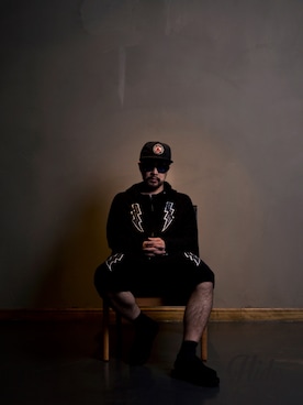 「ROUGH and RUGGED（ラフアンドラゲッド）のアイテム（パンツ）」を使った、hideandrideさん（メンズ・169cm）の春コーディネート