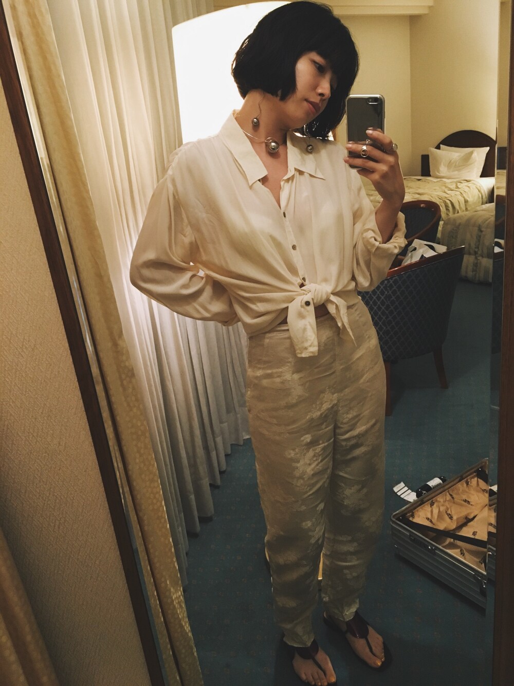 「白、全身古着、古着、古着MIX、DEPT、VTOPIA、driesvannoten」｜「DEPTのアイテム（シャツ/ブラウス、ホワイト系）」を使った、eriさん（レディース・161cm）の夏コーディネートの1枚目の写真
