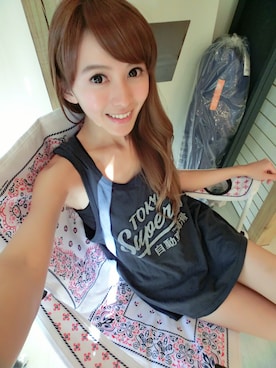 「アイテム（家具）」を使った、Abby 馮媛甄さん（レディース・164cm）の夏コーディネート
