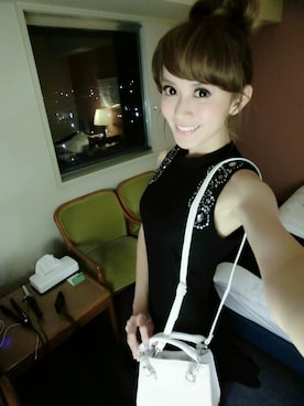 「OUTER SPACE（アウタースペース）のアイテム」を使った、Abby 馮媛甄さん（レディース・160cm）の秋コーディネート